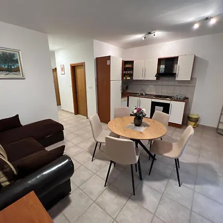 Apartment Lana