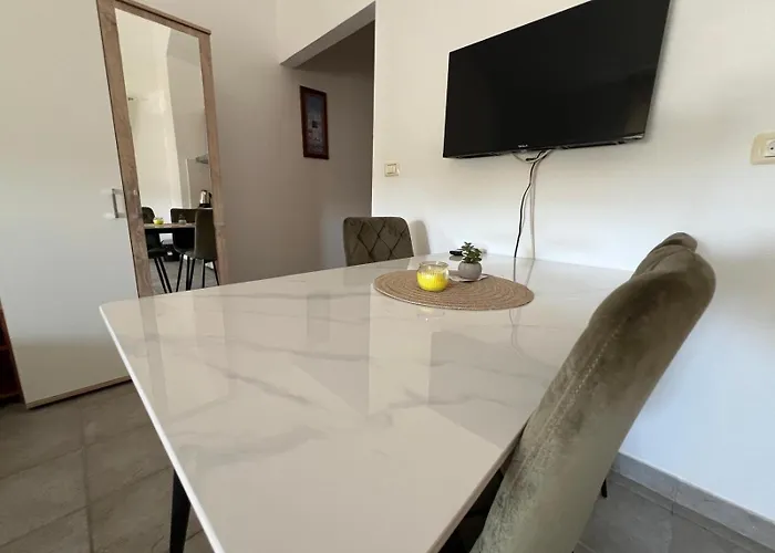 Lana Apartmán *