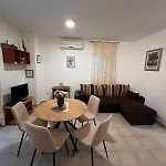 Lana * Nečujam