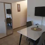 Lana Nečujam