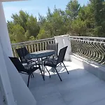 Lana Nečujam