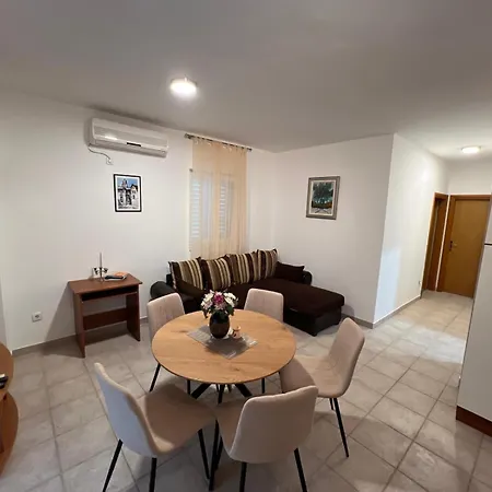 Apartment Lana