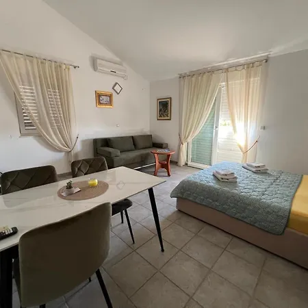 Lana Apartman Nečujam