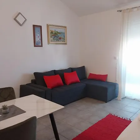 Apartment Lana *