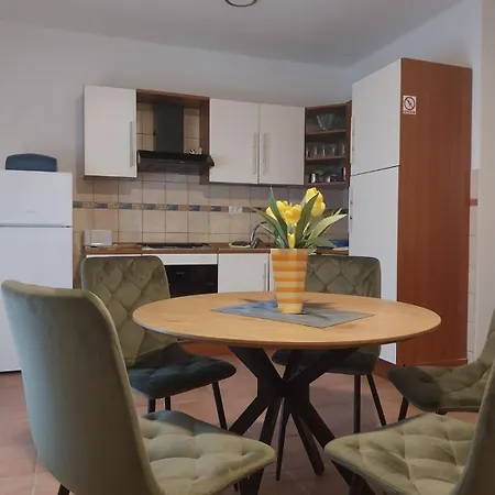 Lana Apartment