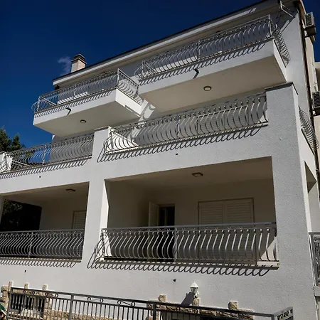 Apartament Lana