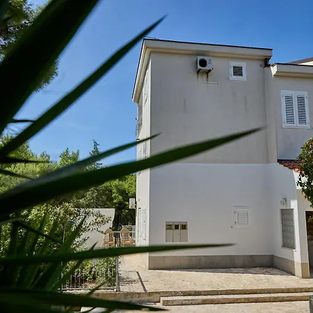 Apartment Lana *
