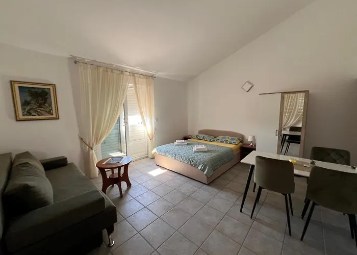 Lana Apartament