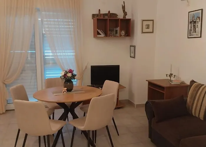 Lana Nečujam